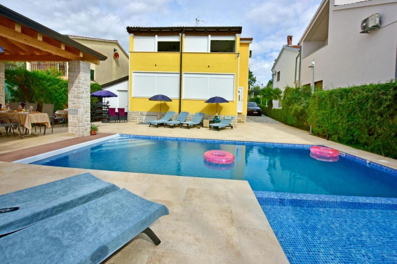 Apartments House Anna For Max 13 Persons In Porec, Pet Friendly 外观 照片