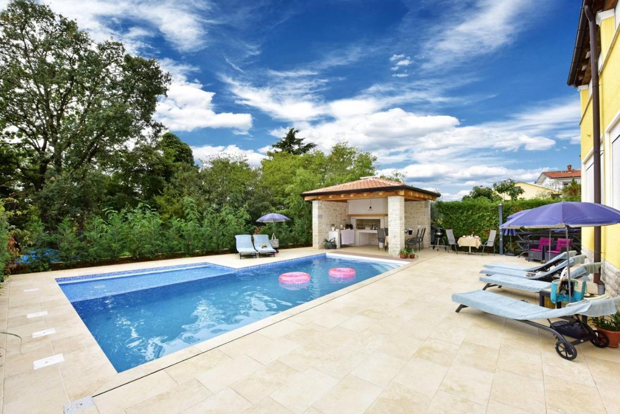 Apartments House Anna For Max 13 Persons In Porec, Pet Friendly 外观 照片