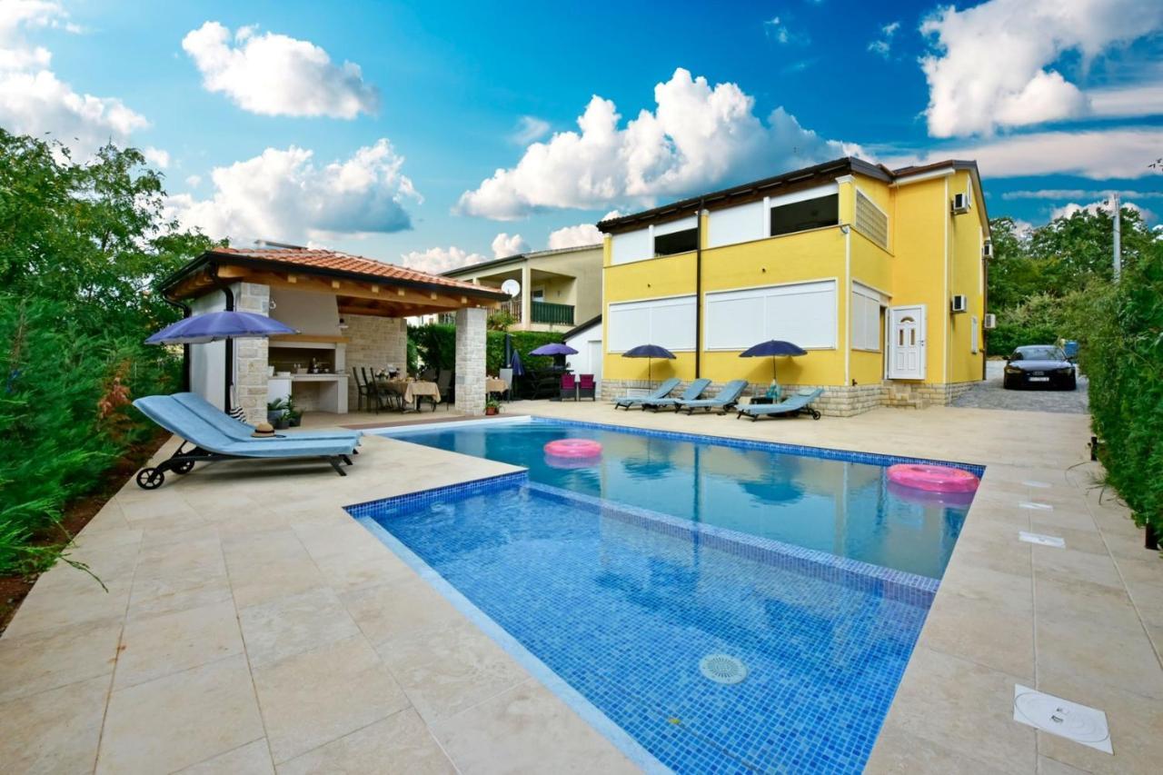 Apartments House Anna For Max 13 Persons In Porec, Pet Friendly 外观 照片