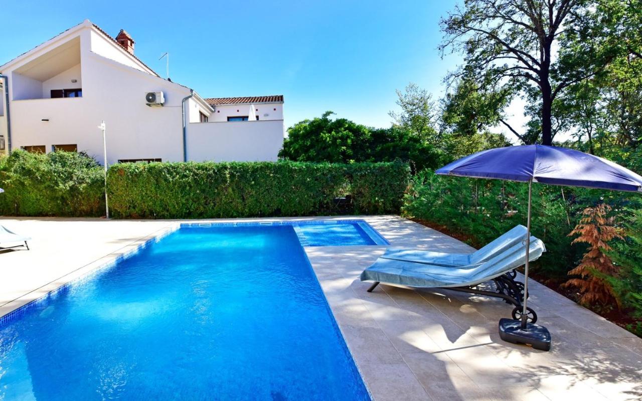 Apartments House Anna For Max 13 Persons In Porec, Pet Friendly 外观 照片