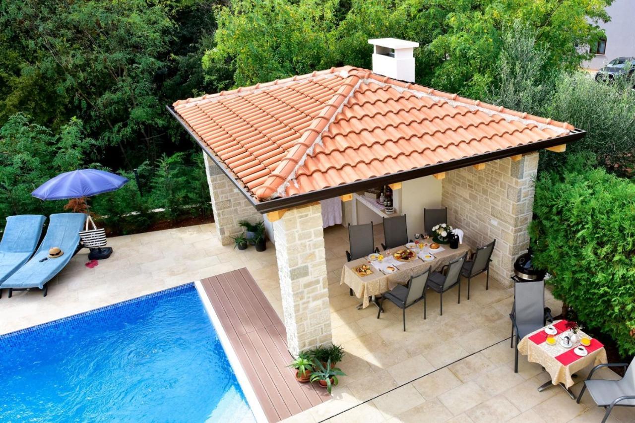Apartments House Anna For Max 13 Persons In Porec, Pet Friendly 外观 照片