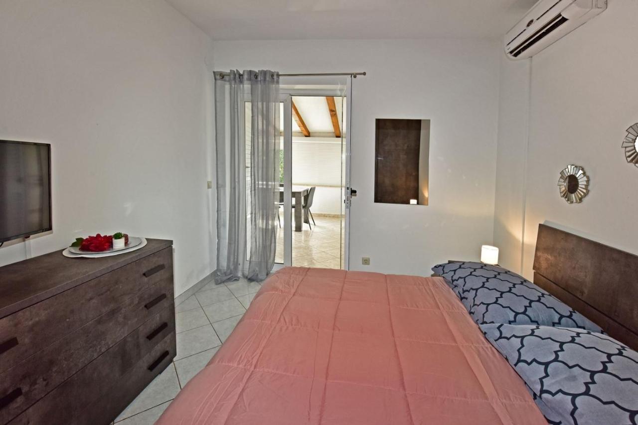 Apartments House Anna For Max 13 Persons In Porec, Pet Friendly 外观 照片