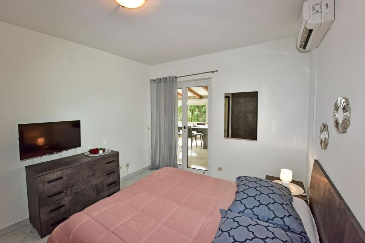 Apartments House Anna For Max 13 Persons In Porec, Pet Friendly 外观 照片