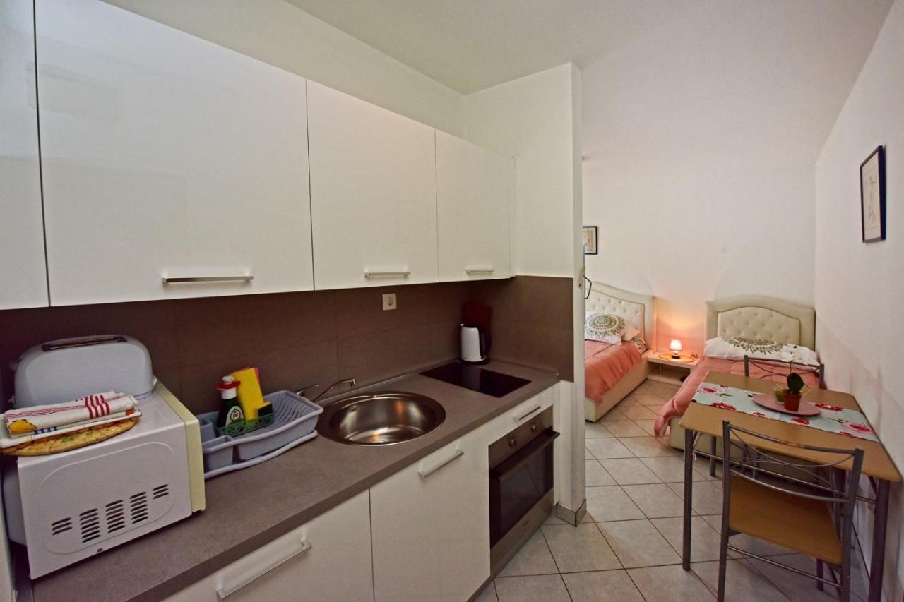 Apartments House Anna For Max 13 Persons In Porec, Pet Friendly 外观 照片