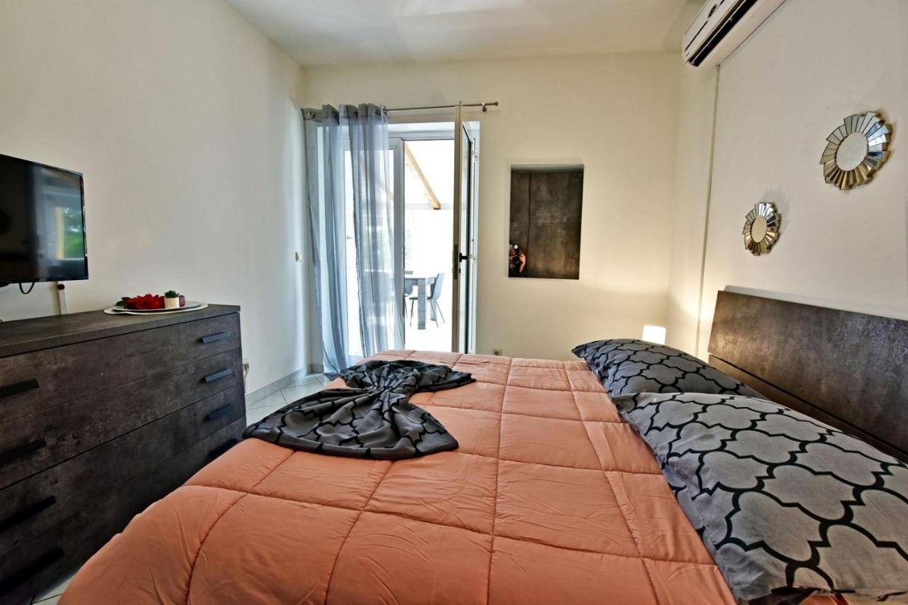 Apartments House Anna For Max 13 Persons In Porec, Pet Friendly 外观 照片