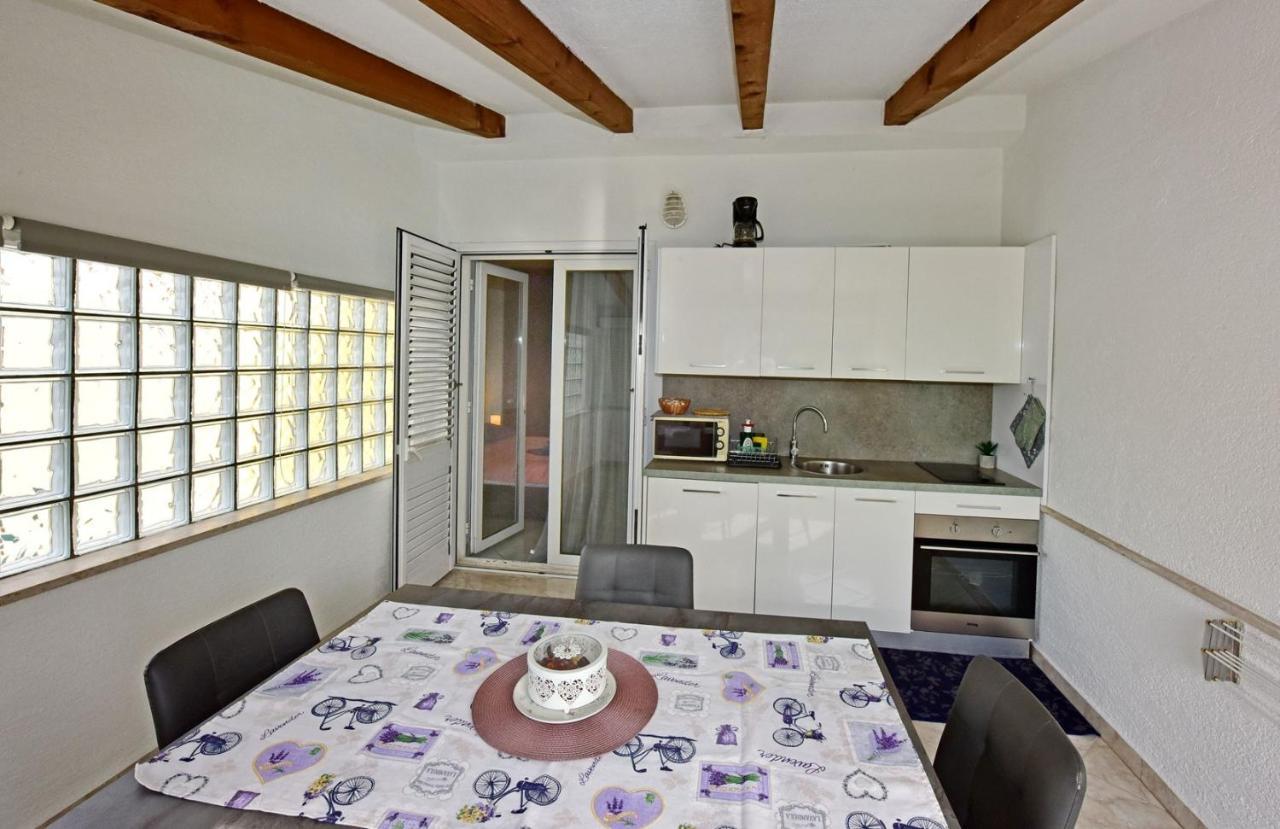 Apartments House Anna For Max 13 Persons In Porec, Pet Friendly 外观 照片