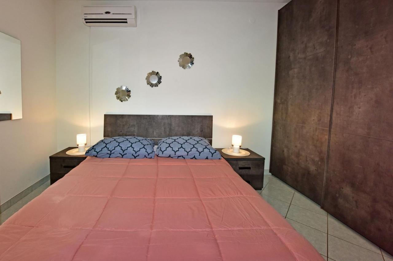 Apartments House Anna For Max 13 Persons In Porec, Pet Friendly 外观 照片